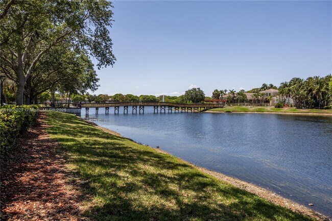 Building Photo - 2544 Centergate Dr