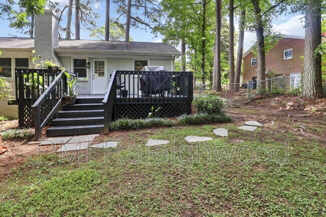 Building Photo - 5017 Gatewood Dr