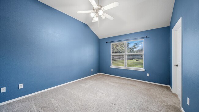 Building Photo - 213 Mesa View