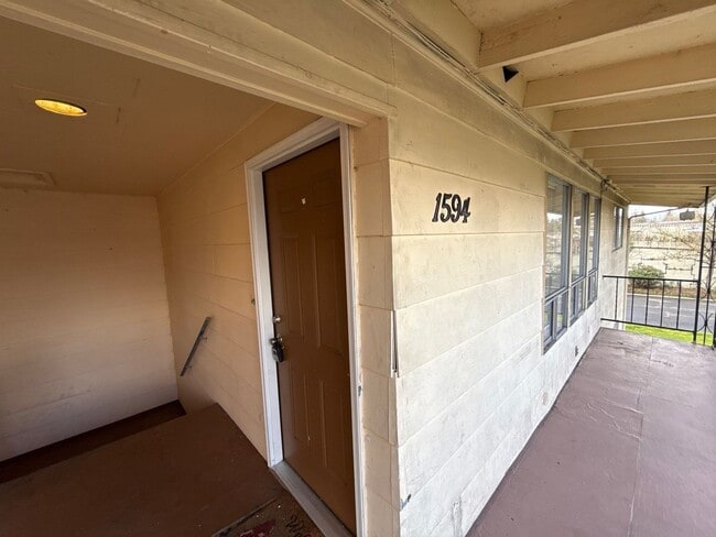 Building Photo - 1594 Tripp St SE