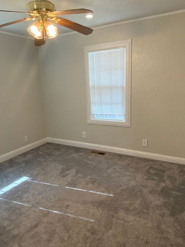Building Photo - Beautiful Rodeo 2 bedroom 1 bath