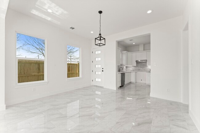 Building Photo - 6808 Ralston St