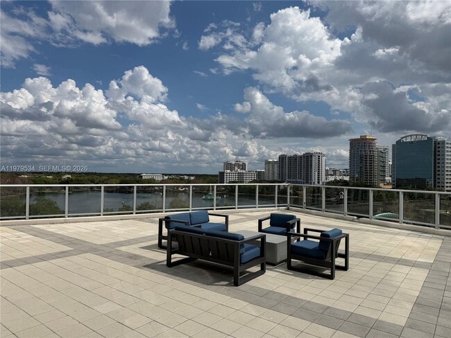 Building Photo - 150 E Robinson St