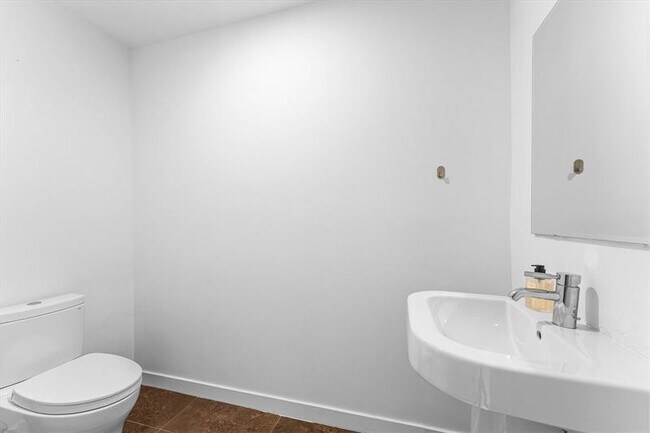 Building Photo - 1040 Biscayne Blvd