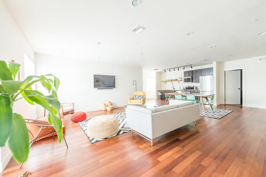 Primary Photo - 747 4th St