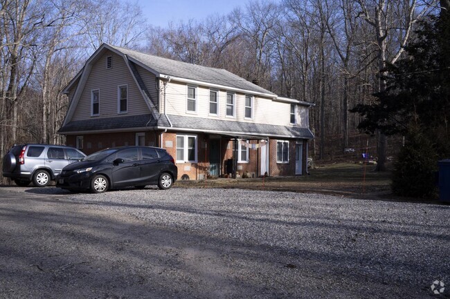 Building Photo - 429 Tolland Turnpike