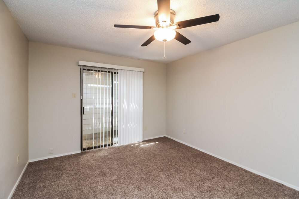 Building Photo - 635 Las Brisas Dr