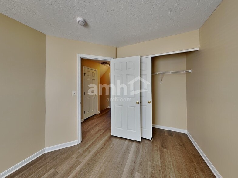 Building Photo - 3132 Summit Run Dr