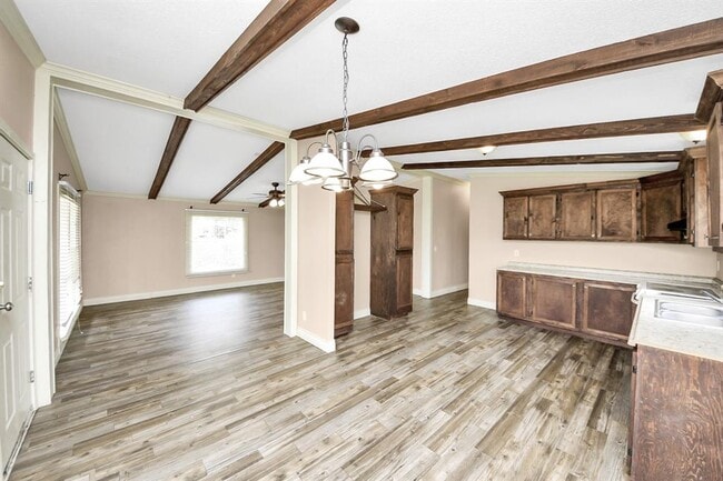 Building Photo - 524 Rd 5253