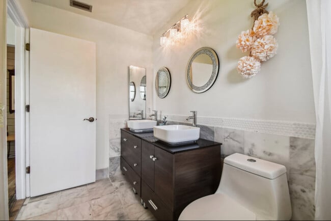 Building Photo - 5058 Ackley Terrace