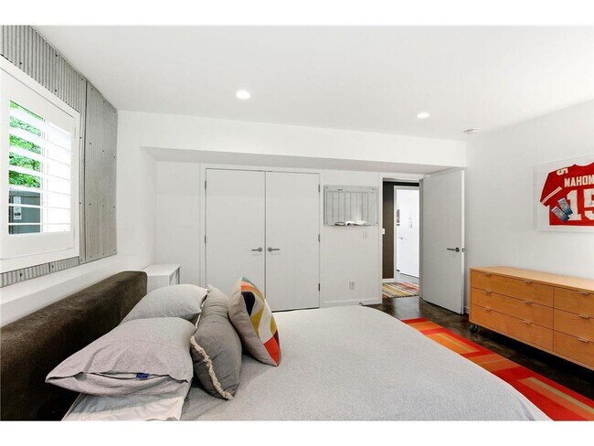 Building Photo - 20650 Bayview Ct