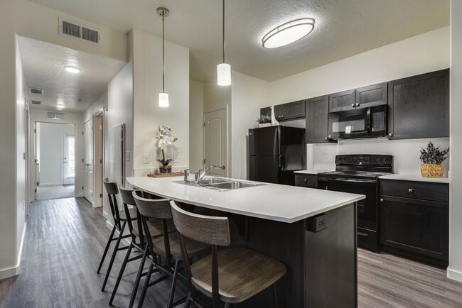 Building Photo - 1017 S Elder St