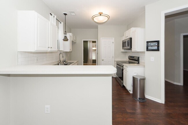 Building Photo - 3 Bedroom 3 Bath Single Family Home in Bridges of Summerville - Summerville