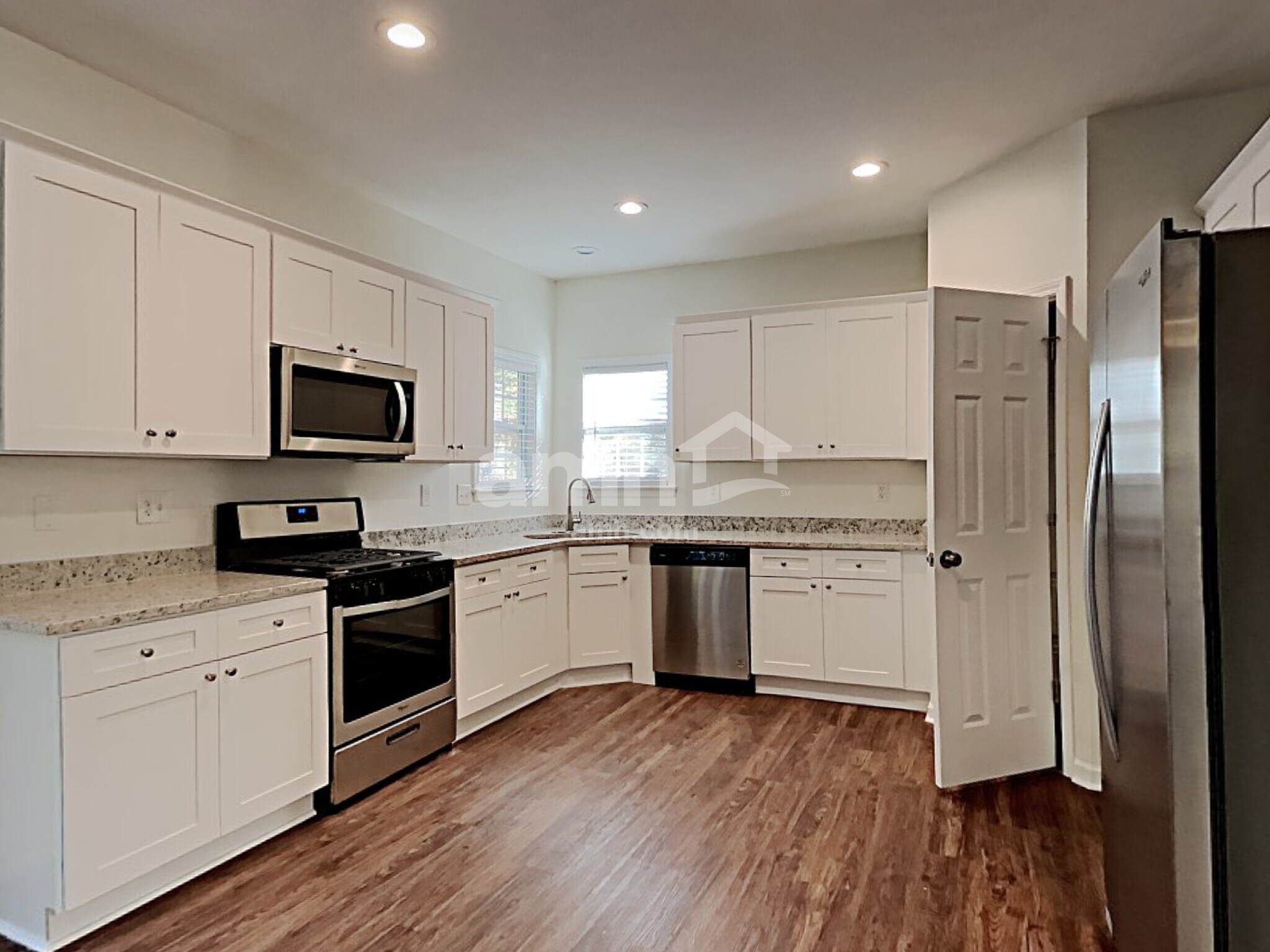 Building Photo - 982 Simonton View Ln SE