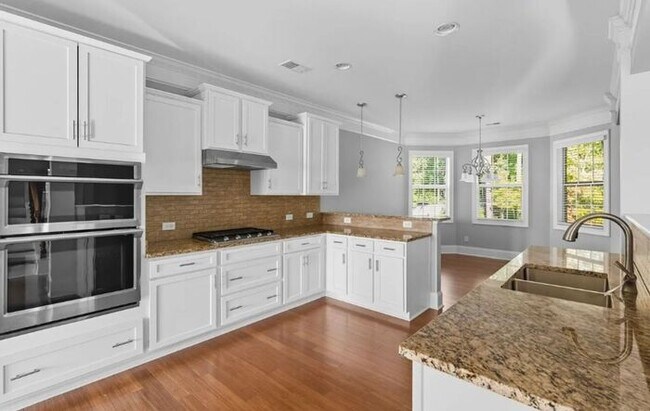 Building Photo - Ashley Oaks Luxury Home