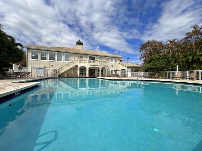 Building Photo - 152 SW Peacock Blvd