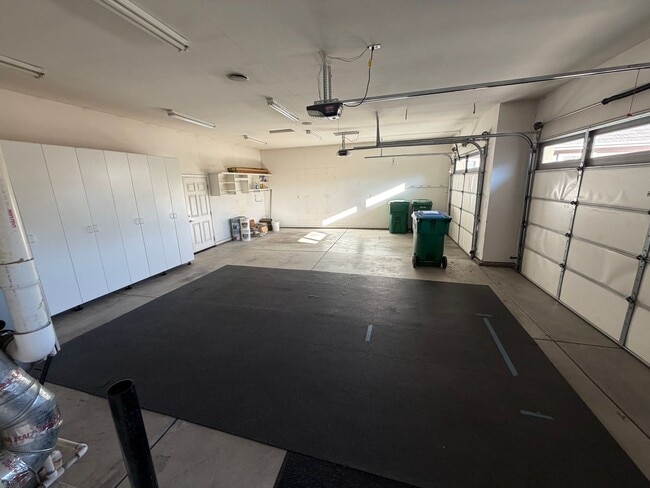 Building Photo - 1199 Manzanita Ln