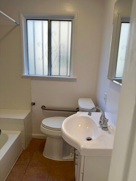Bathroom - 6133 S Harvard Blvd