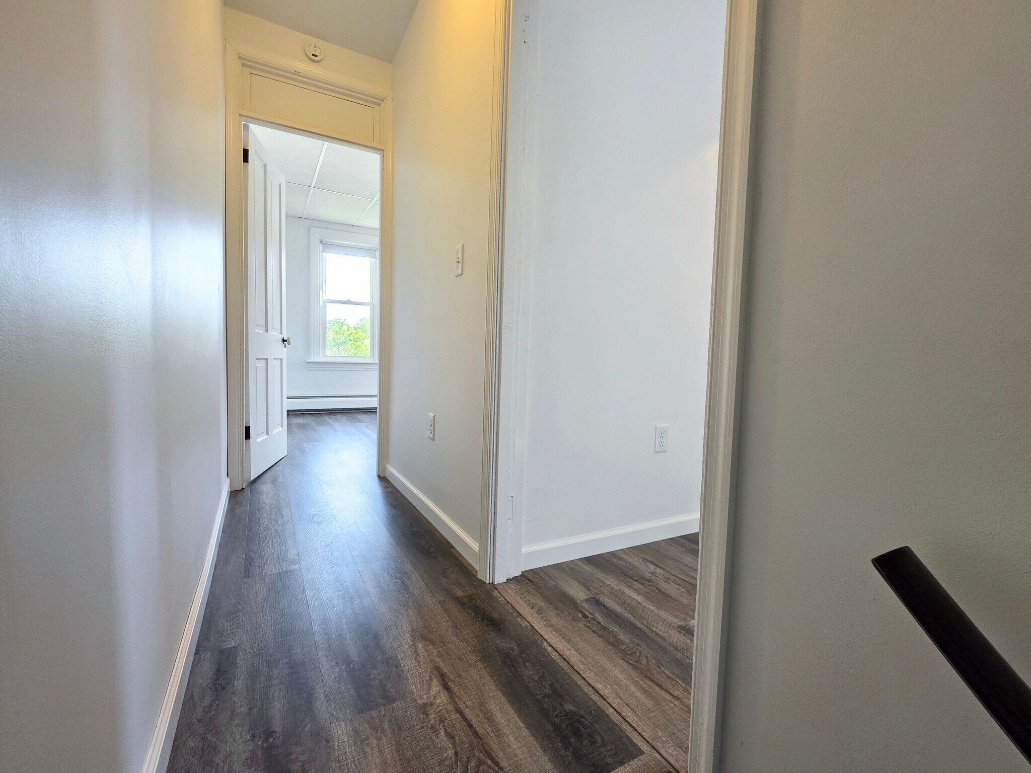 Building Photo - 4 E Muth Ave