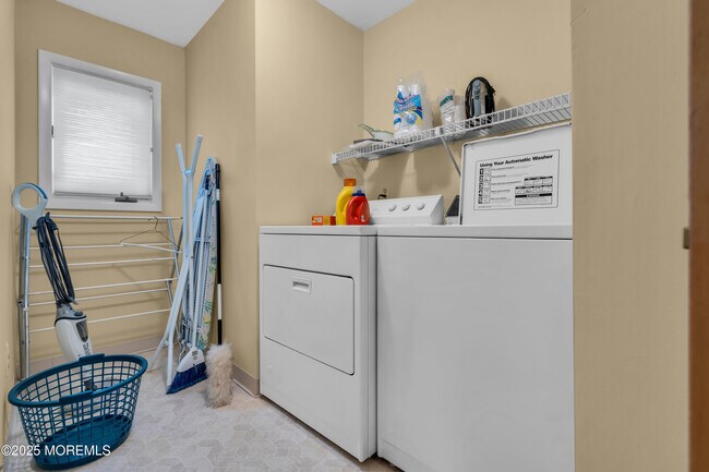 Building Photo - 4 Black Pine Ln