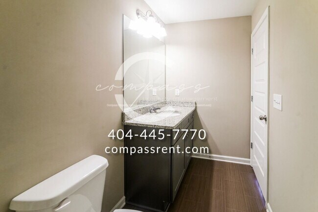 Building Photo - 106 Squarewood Ln NW