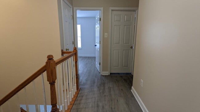 Building Photo - 829 Gallows Ct