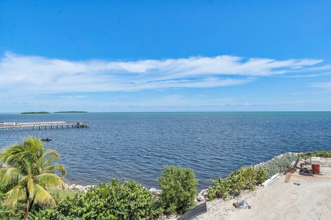 Building Photo - 99 Seaside Ave