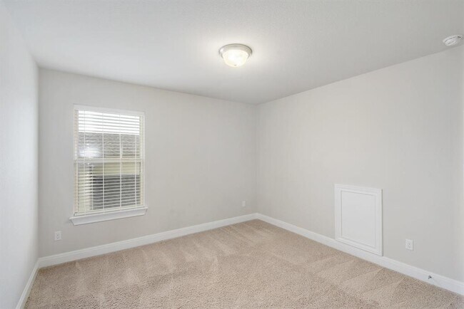Building Photo - 5644 Siragusa Dr
