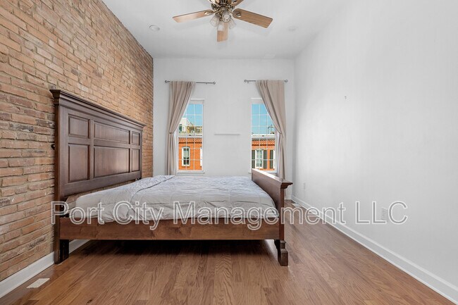 Building Photo - 639 Harvey St