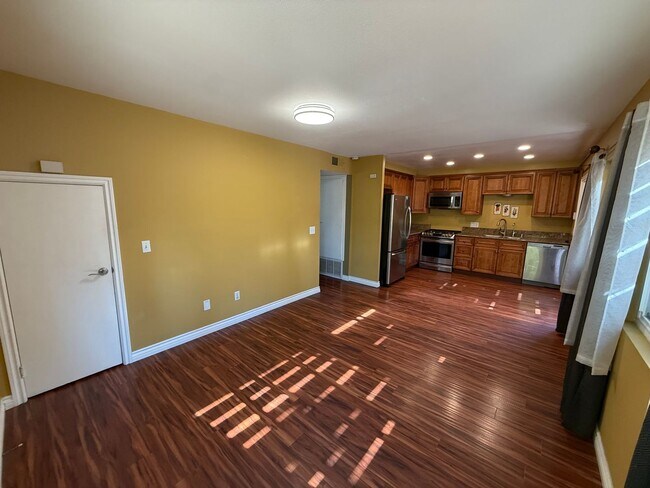 Building Photo - Gorgeous and Upgraded 4 Bed, 2.5 Bath Two-...