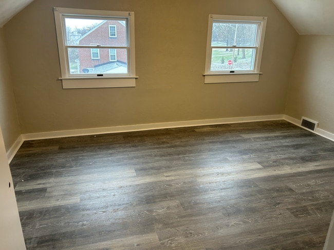 Building Photo - 335 S Lincoln Ave