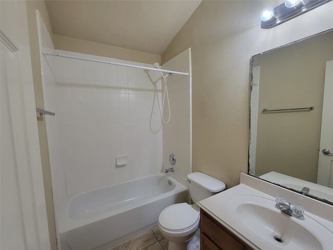 Building Photo - 2414 Gwenfair Dr