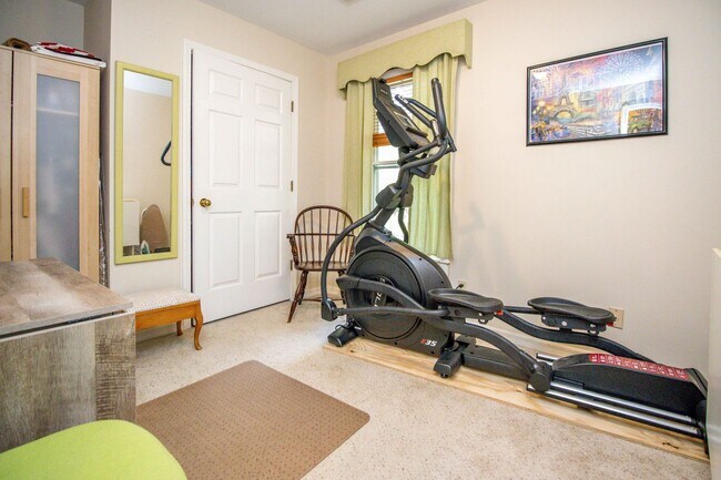 Building Photo - 3 bed, 2.5 bath Duplex