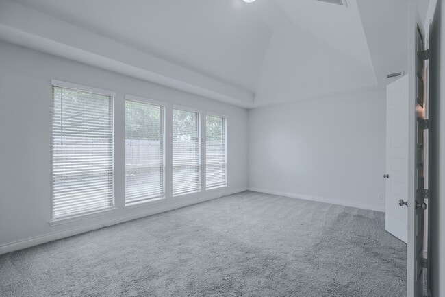 Building Photo - 17010 Harper's Way