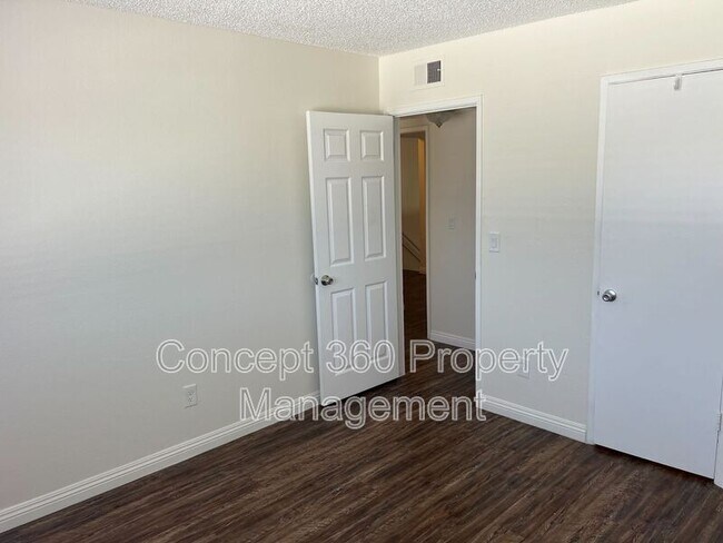 Building Photo - 4087 Farquhar Ave