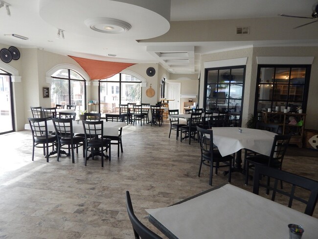 Building Photo - FURNISHED OFF-SEASON MONTHLY RENTAL-STARTI...