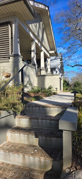 Building Photo - 1224 Hosea L Williams Dr NE