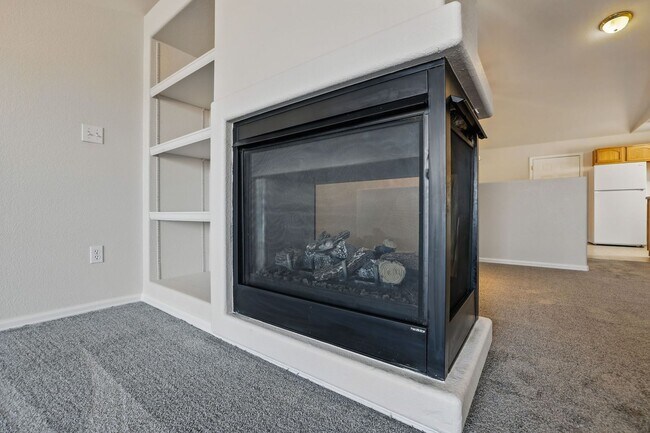 Building Photo - Available Now 3 Bed 3 Bath 2 Car Garage To...