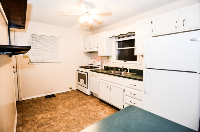 Building Photo - ADORABLE HOME IN CENTRAL LAFAYETTE