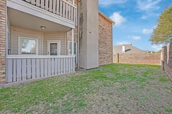 Building Photo - 1700 Amelia Ct