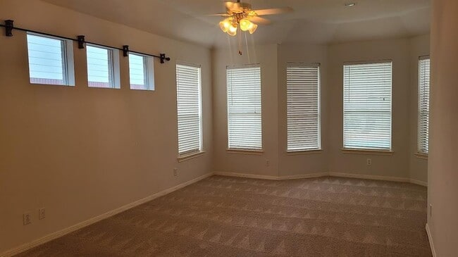 Building Photo - 1227 Ventura Canyon Dr