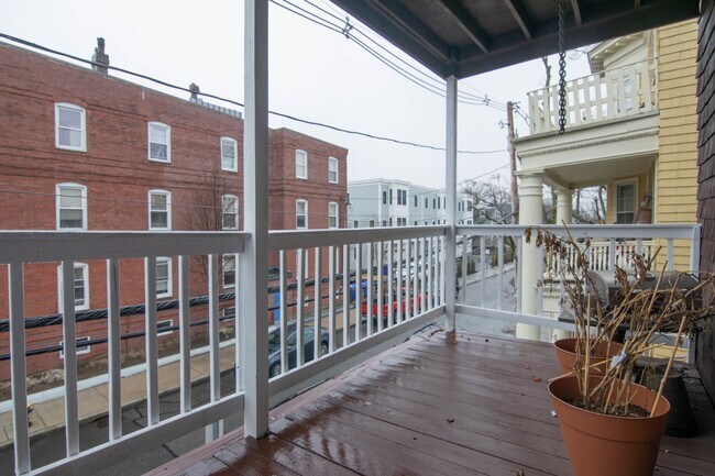 Building Photo - Allston 3 Bed – 1,100 Sq Ft – Heat Included – Deck/Porch – 9/1