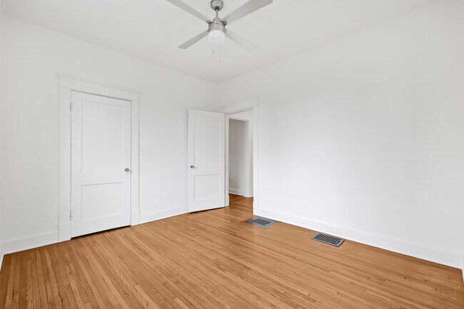 Building Photo - 1711 Primrose Ave