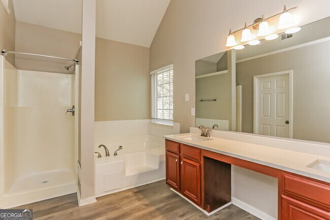 Building Photo - 3943 S River Ln