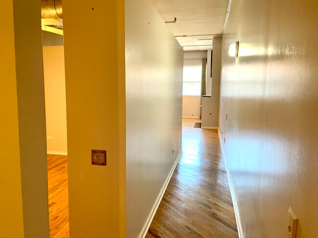 Building Photo - 500 S Clinton St