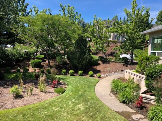 Building Photo - SPACIOUS & STYLISH CUSTOM HOME- 4 BEDROOMS...
