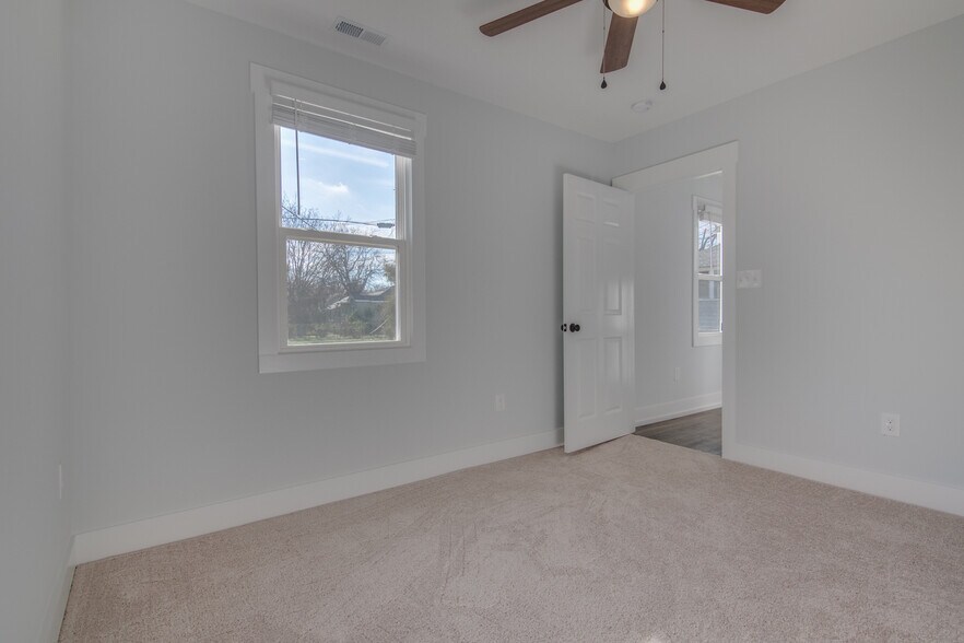 Master Bedroom - 515 flint st