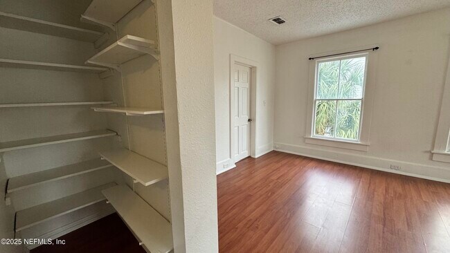 Building Photo - 32 Sanford St