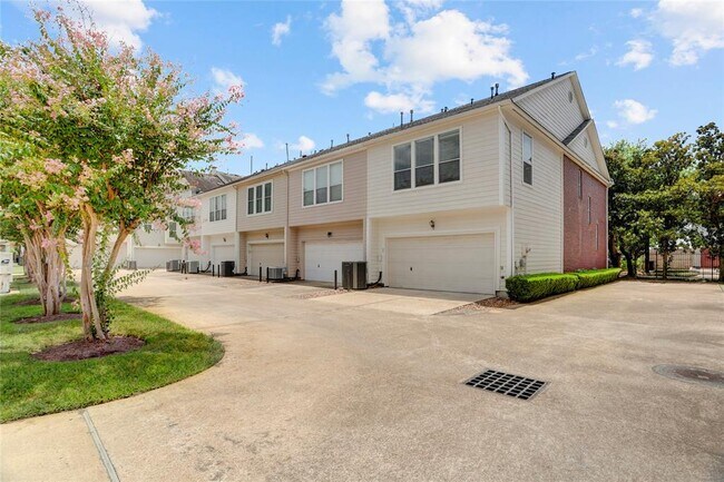 Building Photo - 1401 Rosalie St