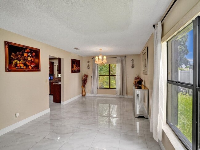 Building Photo - 9610 Dunhill Dr